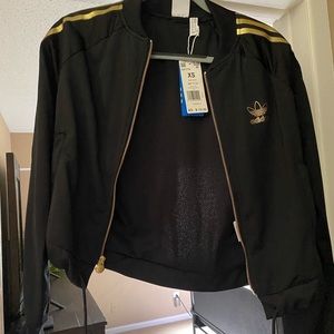 Adidas cropped jacket size XS